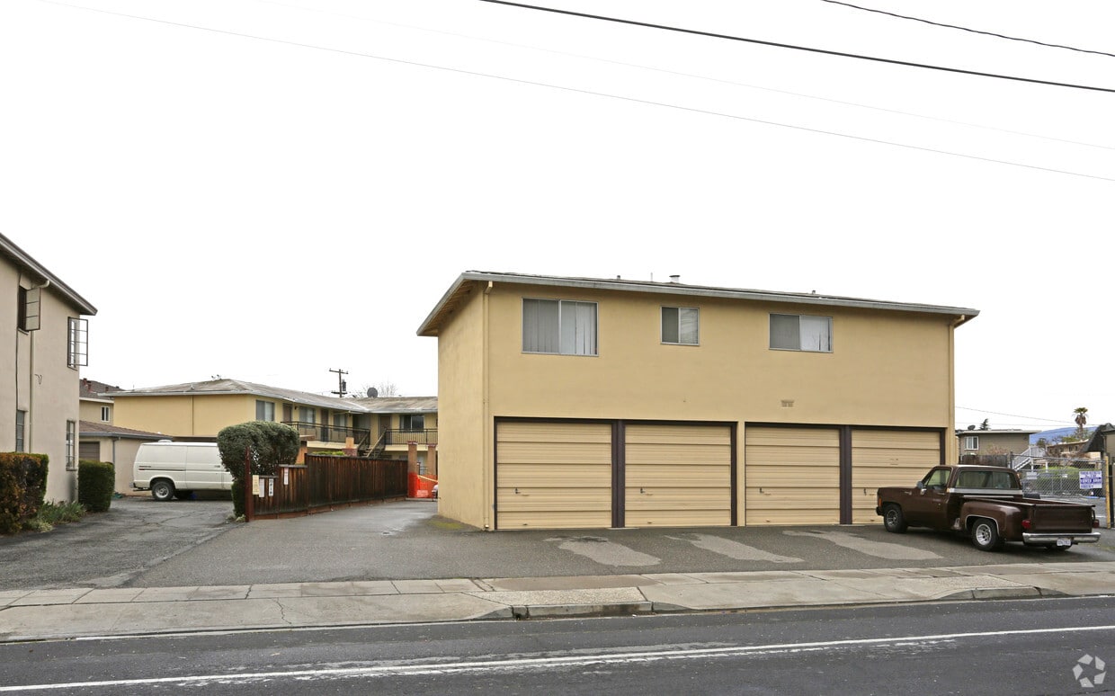 Building Photo - 1957 Bellomy St