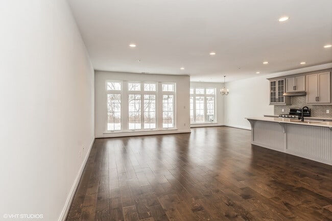 Foto del edificio - 616 Gratitude Rd