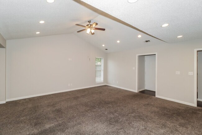 Foto del edificio - 6124 Kensington Cir