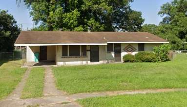 Building Photo - 2115 Ledoux Cir