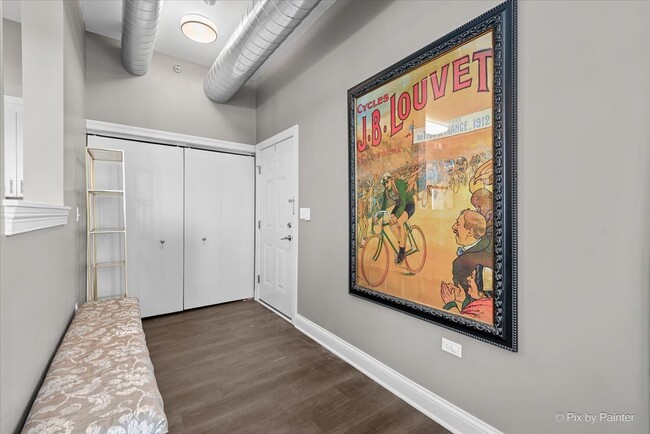 Building Photo - 364 S Main St