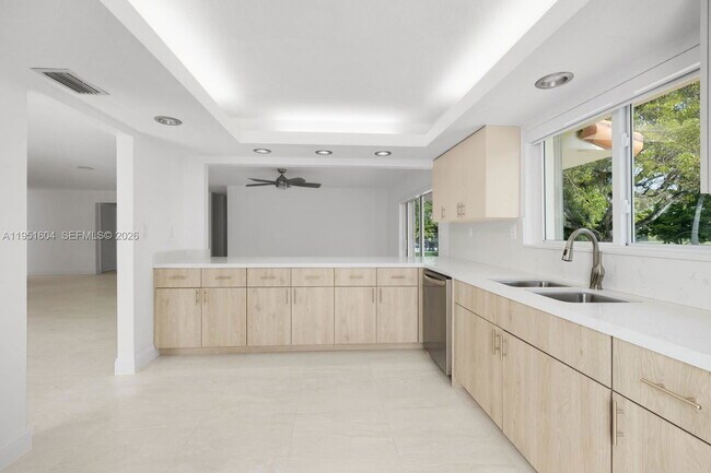 Foto del edificio - 2045 SW 125th Ct