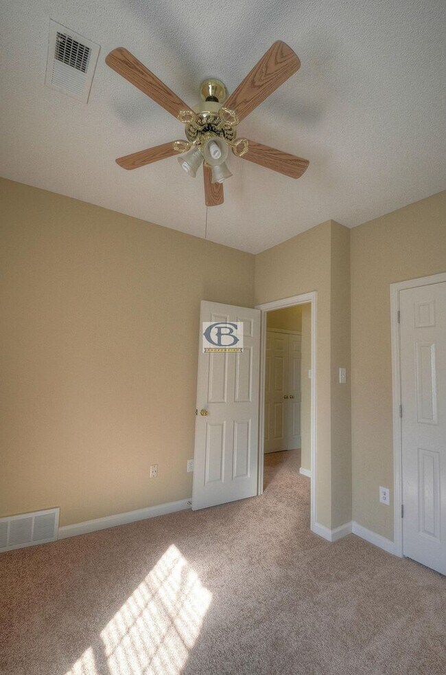 Building Photo - 1481 Estacada Way