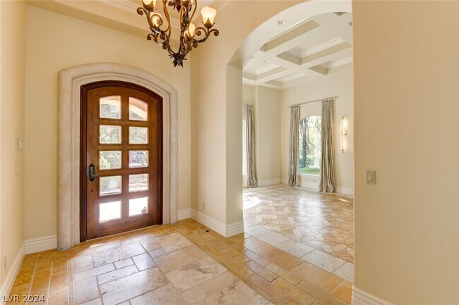 Building Photo - 405 Royalton Dr