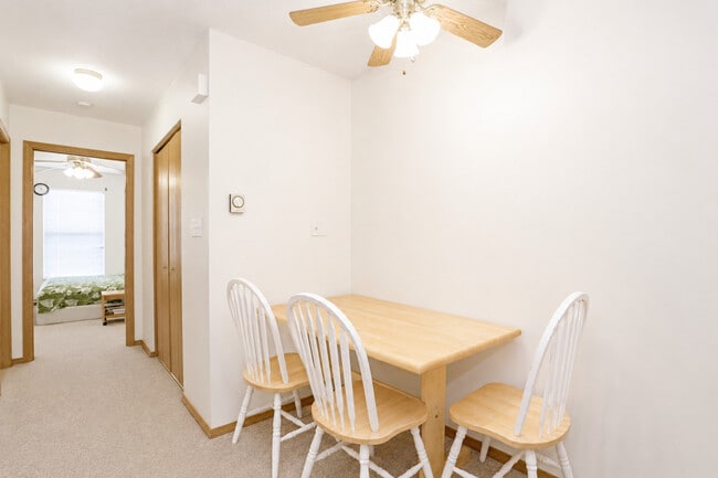 Building Photo - Kobuck Apartments