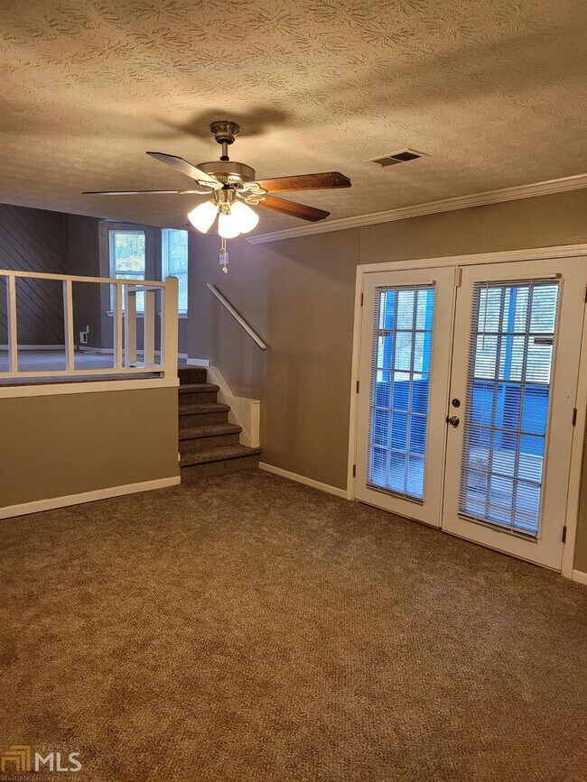 Foto del edificio - 9008 Liberty Ln