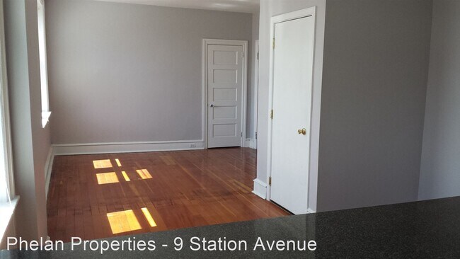 Foto del edificio - 9 Station Ave