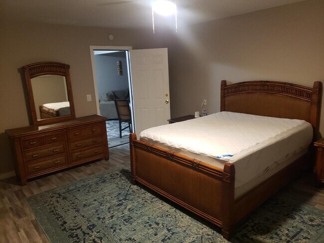 Foto del edificio - 4385 Pine Lake Rd