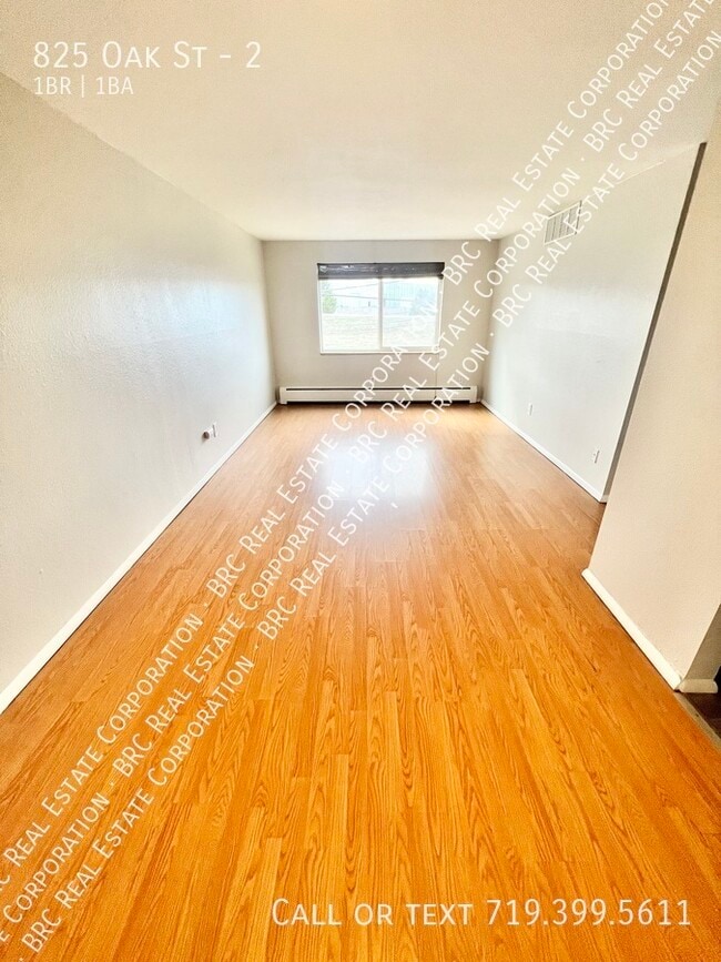 Building Photo - 825 Oak St