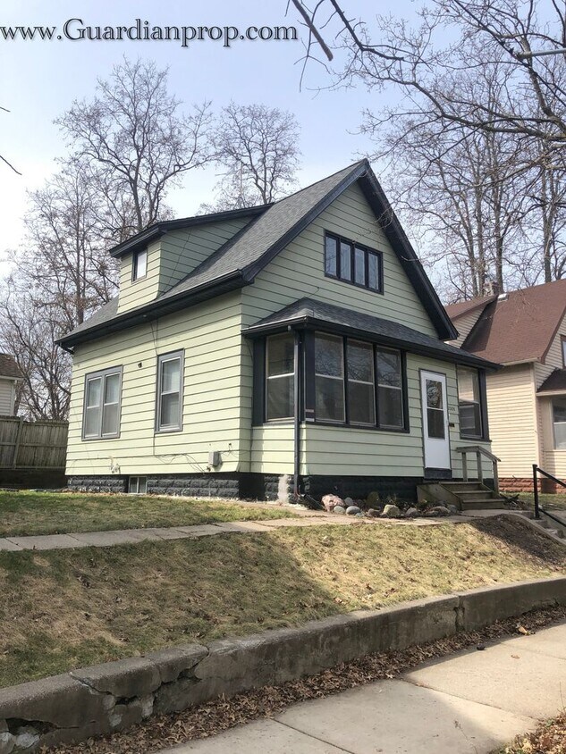 Primary Photo - North Minneapolis Single Family Home, Hard...