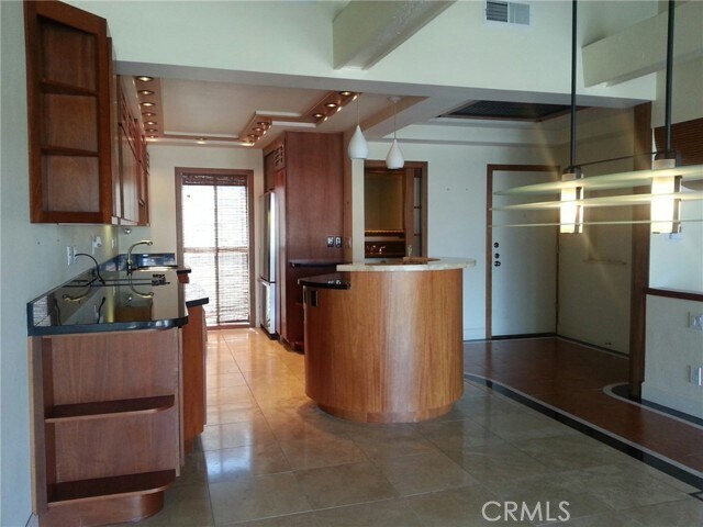 Foto del edificio - 8331 Marina Pacifica Dr