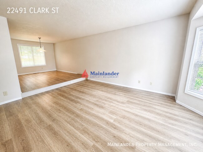 Foto del edificio - 22491 Clark St