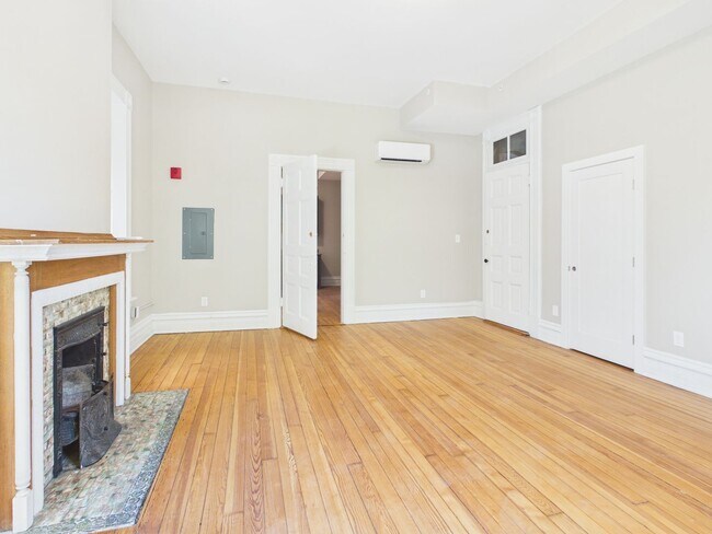 Building Photo - 7 E Franklin St