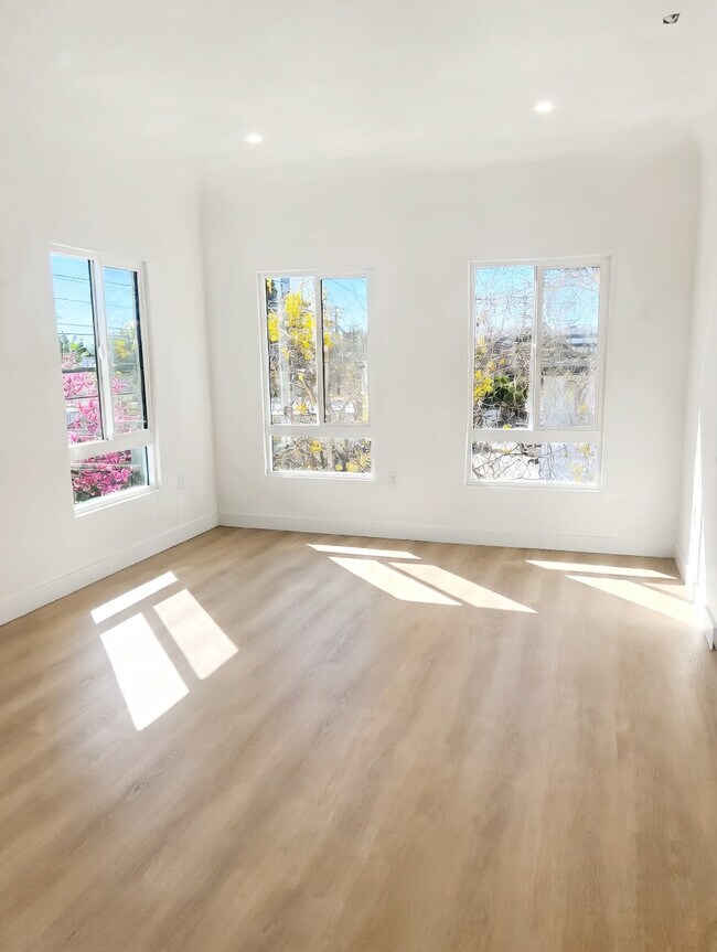 Foto del edificio - 8957 Hargis St