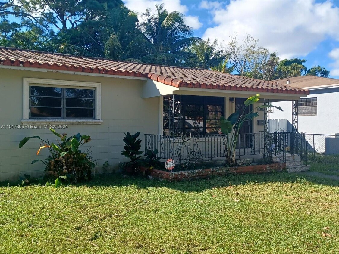 Primary Photo - 1150 NW 127th St