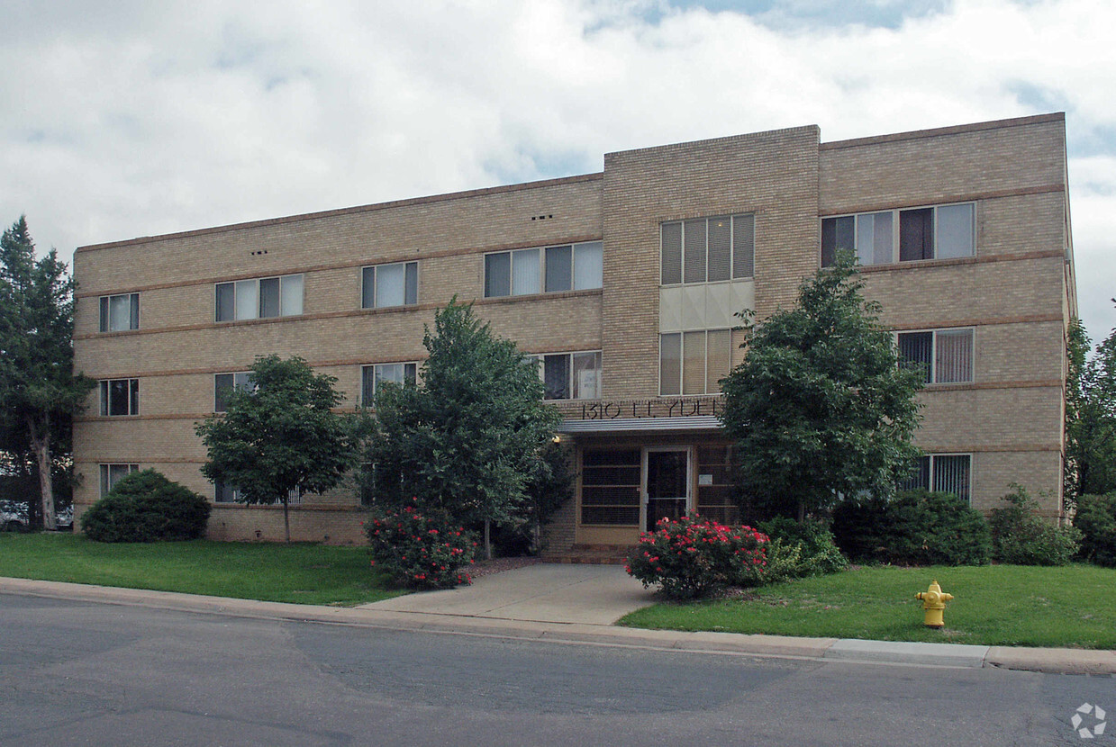 Building Photo - Leyden Oaks Apartments