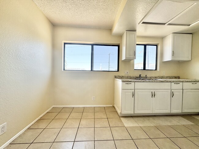 Building Photo - 4081 Rosecrans Ave