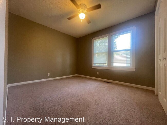 Foto del edificio - 3 br, 1.5 bath House - 810 DuQuoin