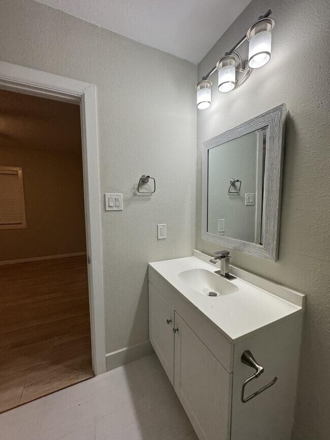 Foto del edificio - 10157 Barberry St