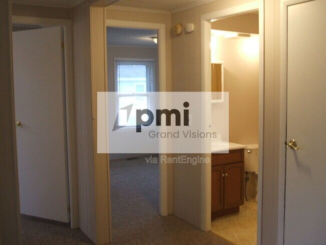 Building Photo - 3519 Welles St
