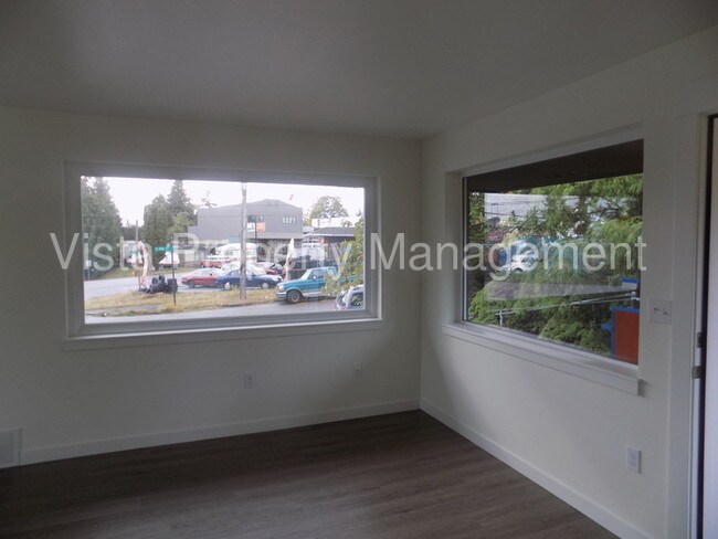 Building Photo - 140 S 108th St