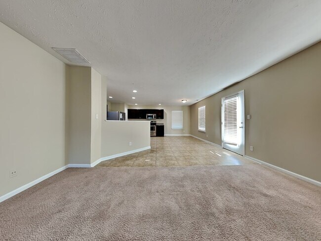 Building Photo - 7161 Lakeland Trails Blvd