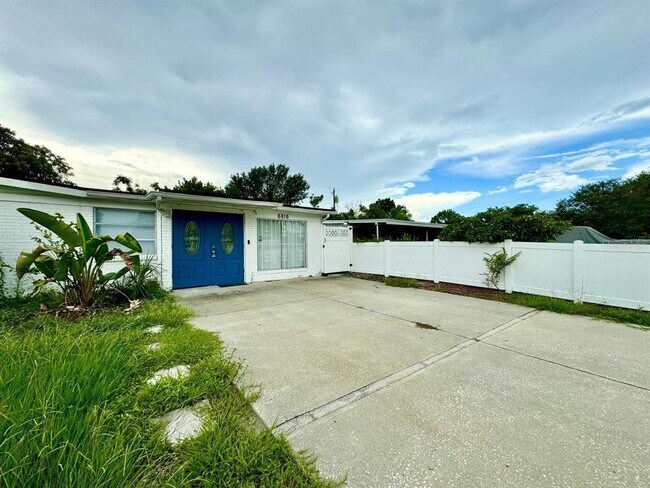 Foto del edificio - 6816 W Burke St
