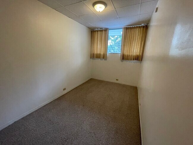 Building Photo - 2651 Kuilei St