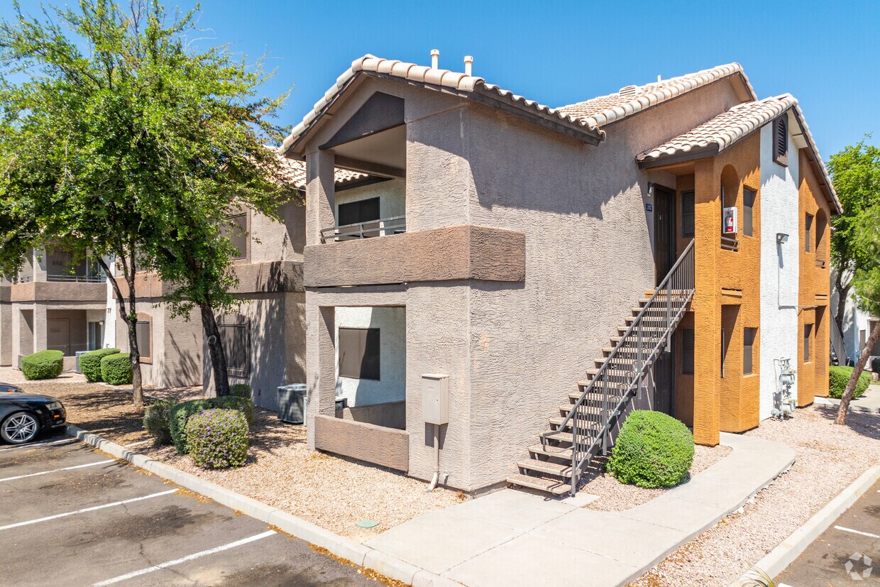 Foto principal - Sterling Point Apartment Homes