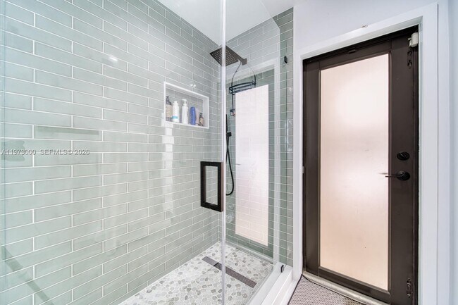 Foto del edificio - 9220 SW 102nd St