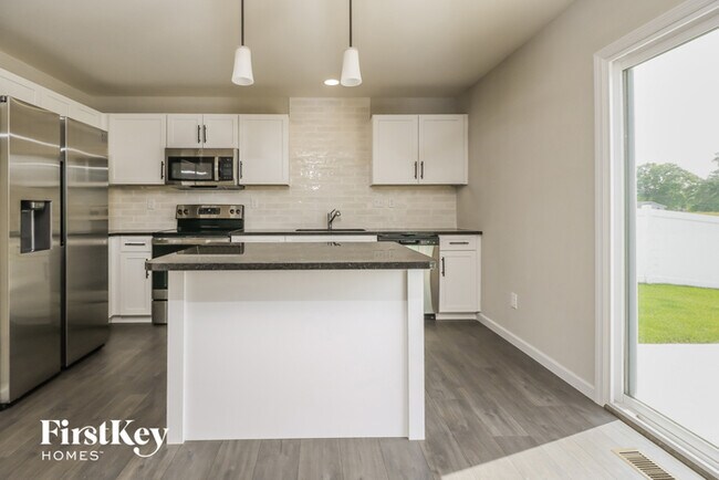 Foto del edificio - 403 Birchwood Drive
