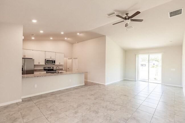 Foto del edificio - 4243 NE 17th Ave