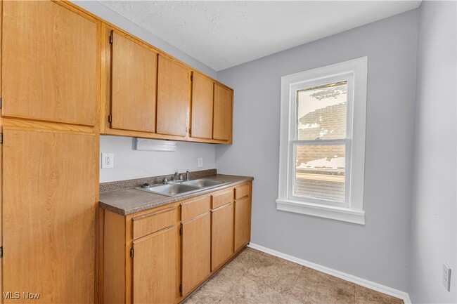 Foto del edificio - 3567 W 46th St