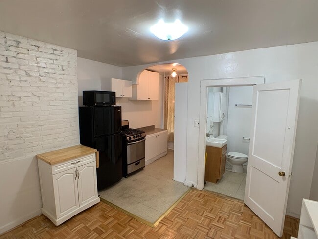 Building Photo - 1521 Park Ave
