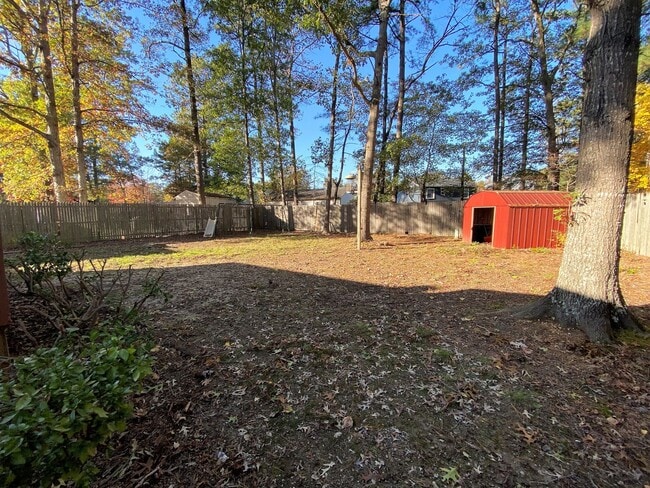 Building Photo - Charming 2 Bedroom Rancher