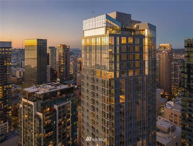 Building Photo - 121 Stewart St