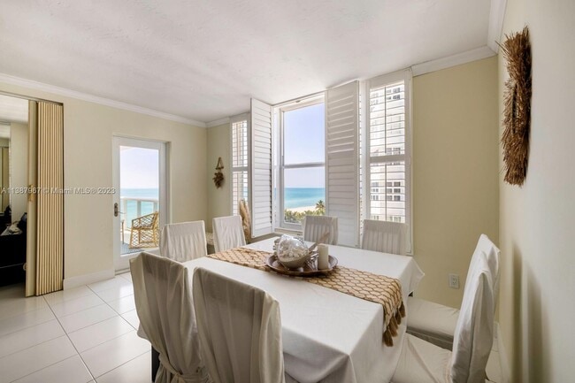 Foto del edificio - 5001 Collins Ave