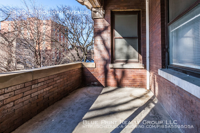 Building Photo - 3839 S Michigan Ave