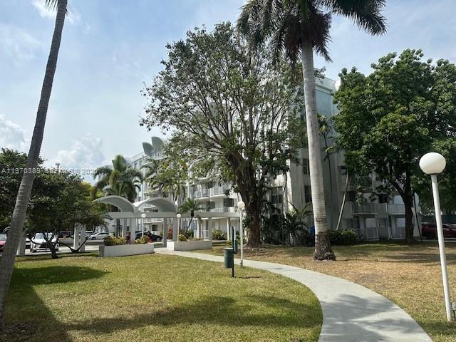 Foto del edificio - 484 NW 165th St