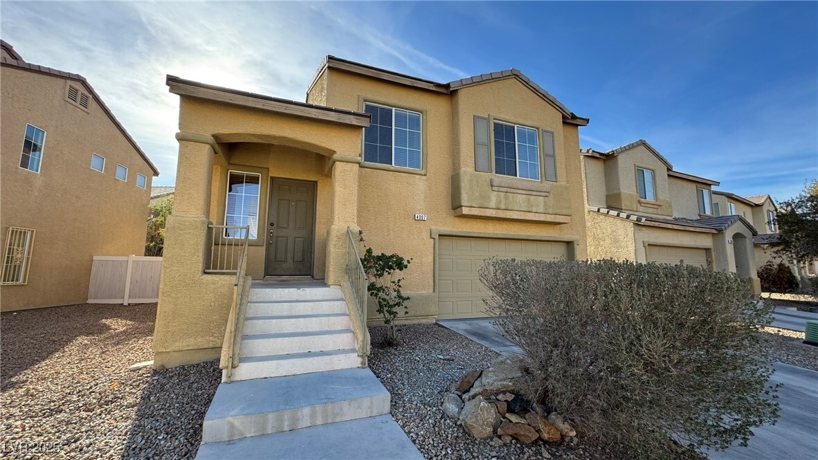 Foto principal - 4007 Meadow Foxtail Dr