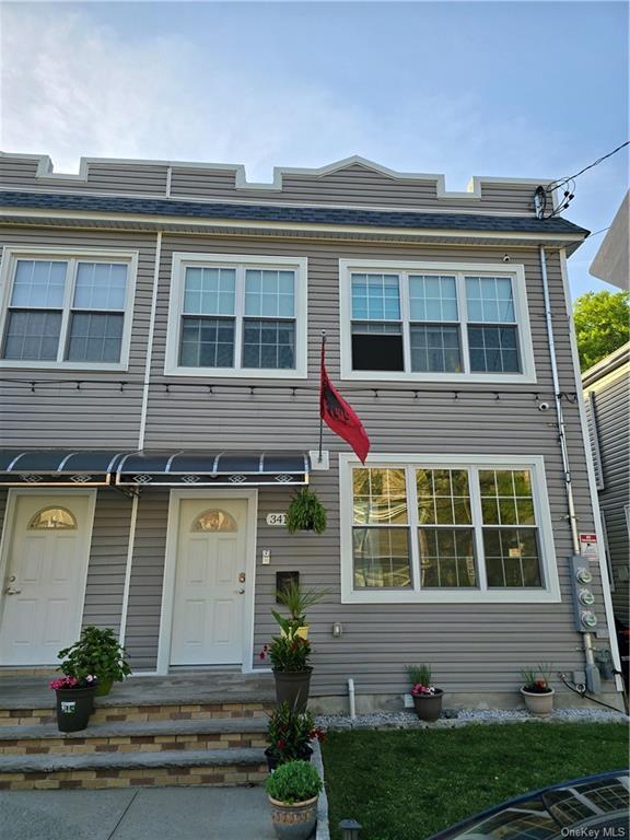 Building Photo - 3417 Corlear Ave