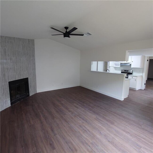 Building Photo - 333 Fantail Loop