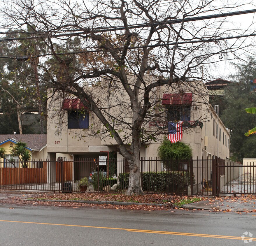 Primary Photo - 323 San Pascual Ave