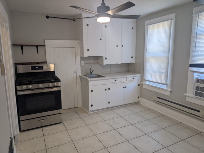 Building Photo - 3827 S 48th St