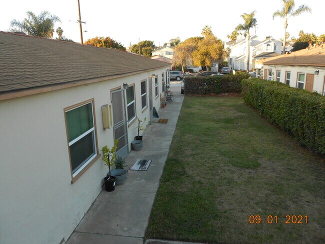 Building Photo - 2055 Reed Ave