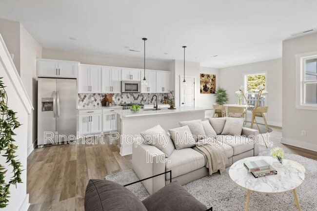 Building Photo - 664 Herlong Ave