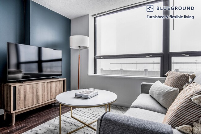 Foto del edificio - 445 E Ohio St