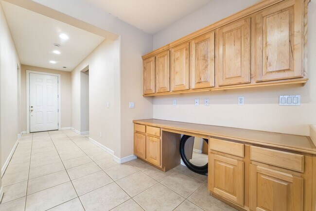 Building Photo - 3 bedroom home in Anthem!