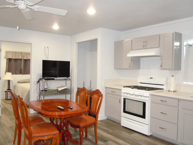 Building Photo - 161 Kuula St