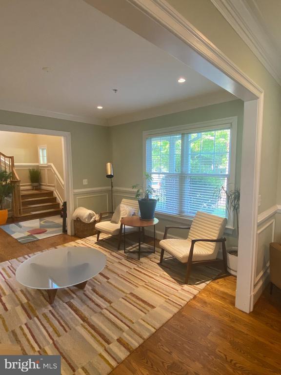 Foto del edificio - 5801 Johnson Ct